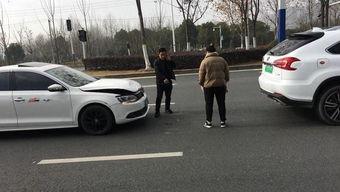 北京国产车追尾视频曝光  第2张